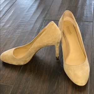 Michael Kors Nude Pumps Heels